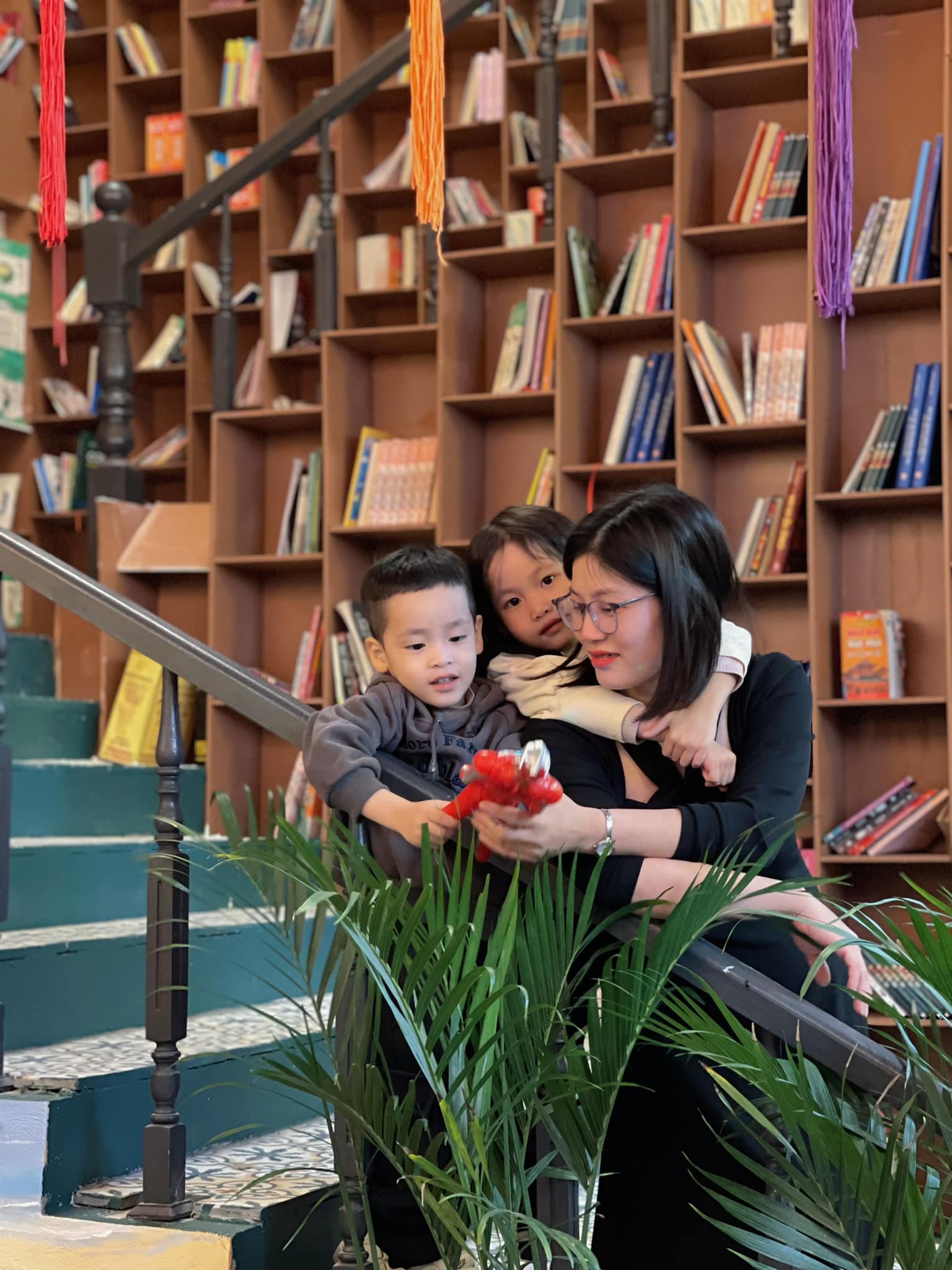 Chị Mai và các con