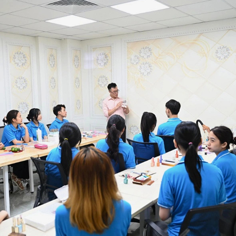 Học Nail – Vẽ Móng Nghệ Thuật: Nghề Làm Đẹp Hot, Thu Nhập Ổn Định