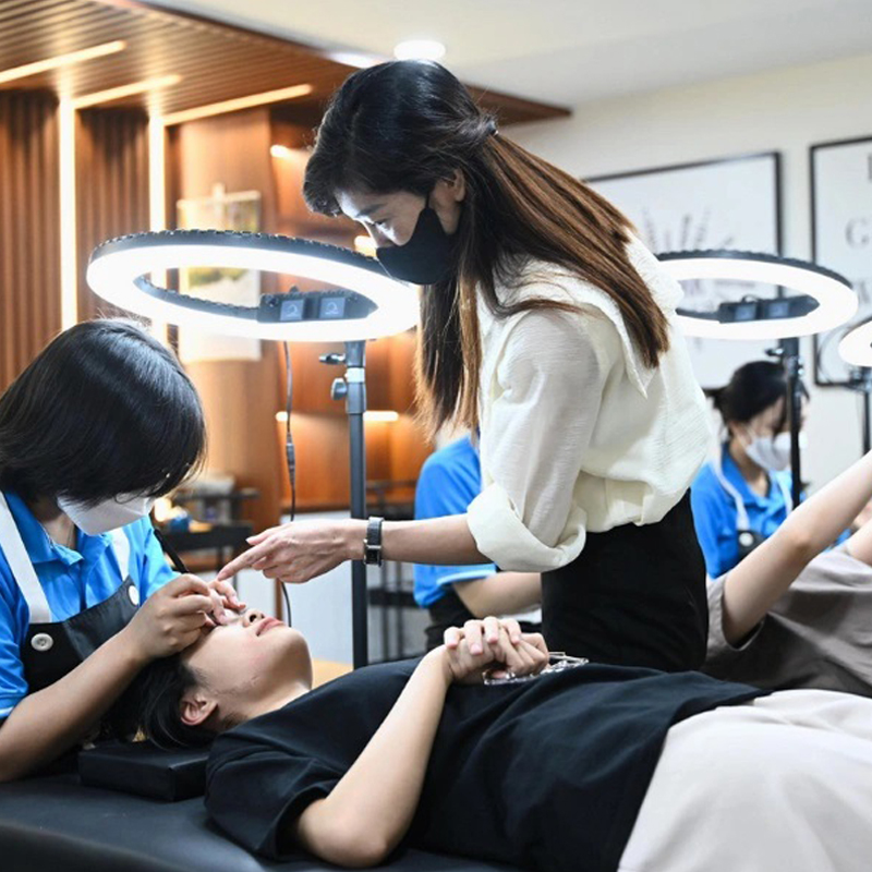 Học Nghề Làm Đẹp Chuyên Nghiệp – Lựa Chọn Vững Chắc Cho Tương Lai