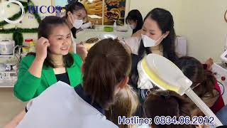 Bích lê cầm tay chỉ việc cho đội nhóm của Mình